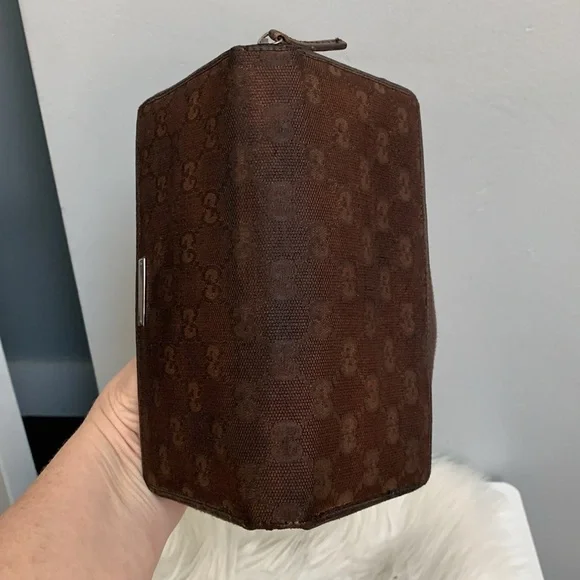 Authentic brown Gucci zippy wallet - Picture 9 of 17
